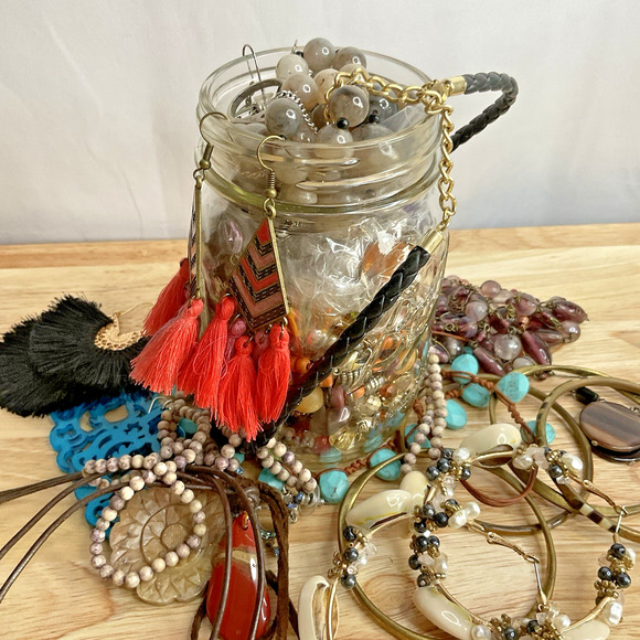 Mystery Jewelry Lot 1.11 Lbs Curated Wearable Boho Artisan Vintage To Now - Picture 4 of 13